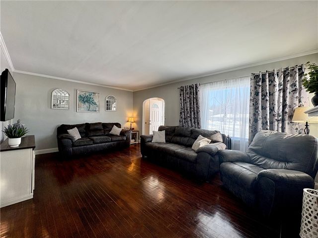 113 Briercliff Dr, Chippewa Twp, PA 15010