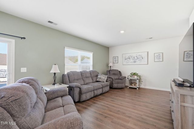 816 Magnolia Ridge Drive, Blountville, TN 37617