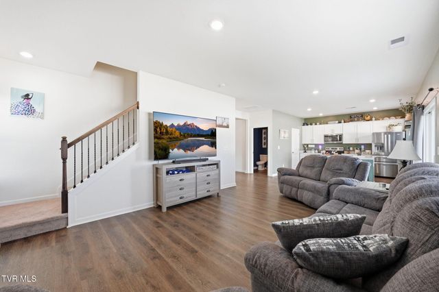 816 Magnolia Ridge Drive, Blountville, TN 37617