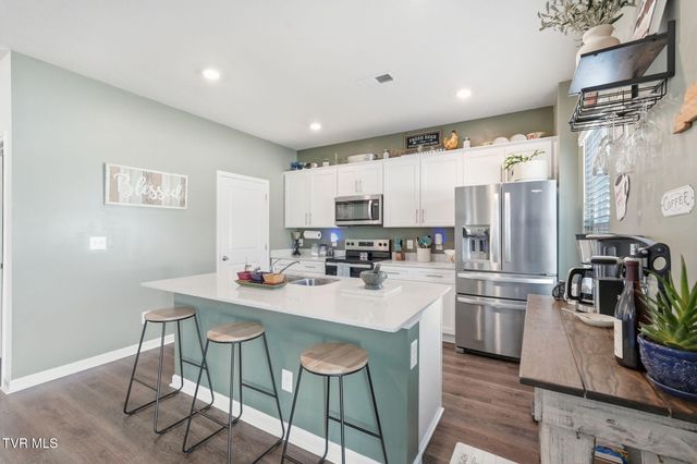 816 Magnolia Ridge Drive, Blountville, TN 37617