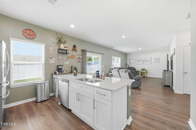 816 Magnolia Ridge Drive, Blountville, TN 37617