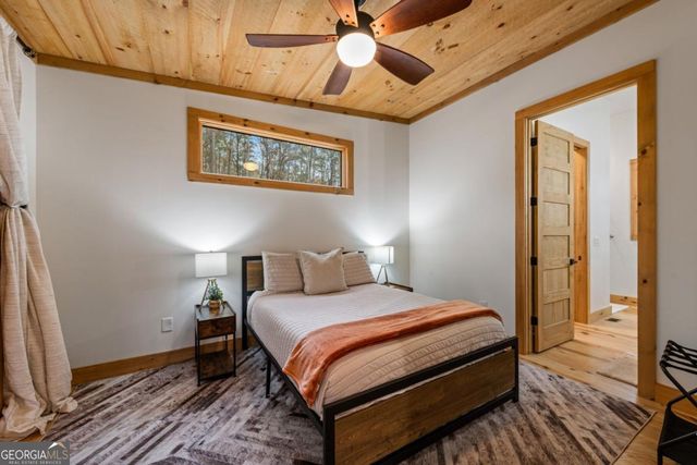 649 Lees Ride, Mccaysville, GA 30555