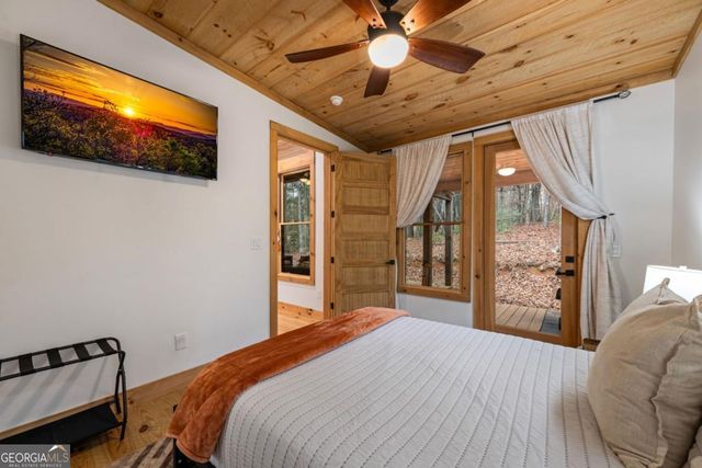 649 Lees Ride, Mccaysville, GA 30555