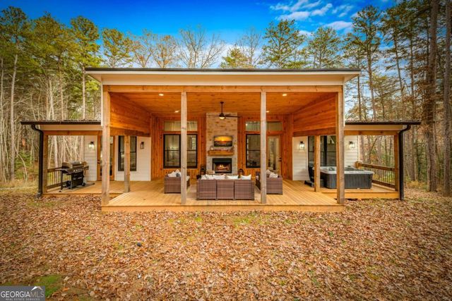 649 Lees Ride, Mccaysville, GA 30555