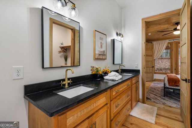 649 Lees Ride, Mccaysville, GA 30555