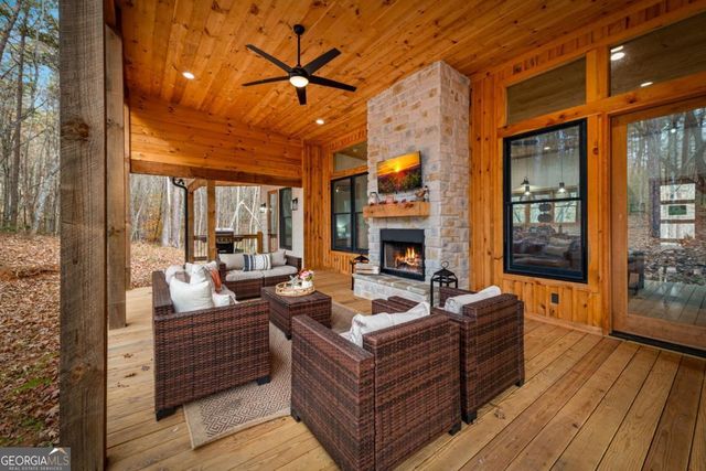 649 Lees Ride, Mccaysville, GA 30555