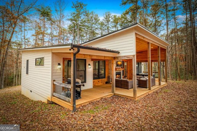 649 Lees Ride, Mccaysville, GA 30555