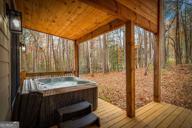 649 Lees Ride, Mccaysville, GA 30555