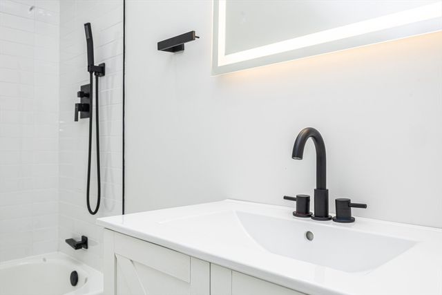 40 Devon St 3, Boston, MA 02121