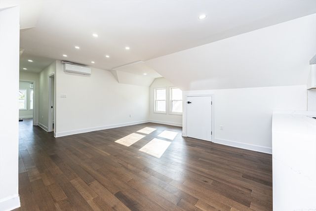 40 Devon St 3, Boston, MA 02121