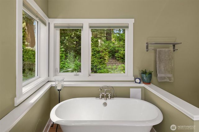 16732 230th Avenue SE, Maple Valley, WA 98038