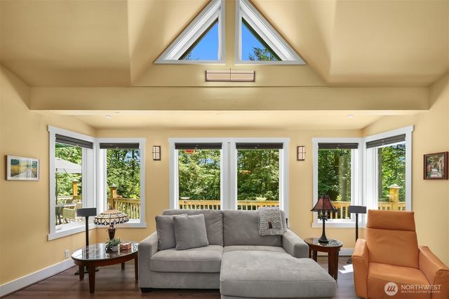 16732 230th Avenue SE, Maple Valley, WA 98038