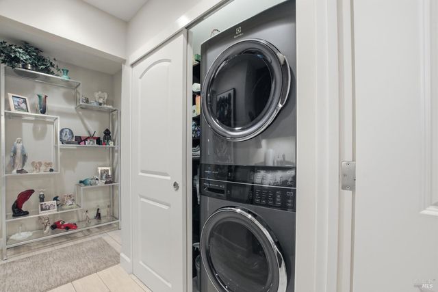 150 Milliken Creek Dr, Napa, CA 94558