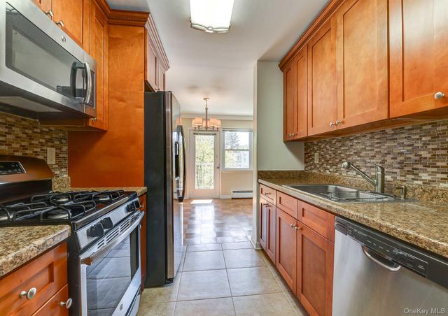 101 Gedney Street 4Y, Nyack, NY 10960