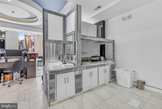 1011-13 S 11TH ST, Philadelphia, PA 19147