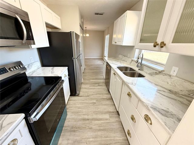 8 PECAN COURSE CIRCLE, Ocala, FL 34472