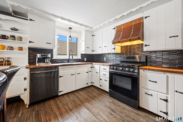 28 Beecher Street, Southington, CT 06489