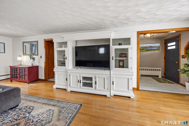 28 Beecher Street, Southington, CT 06489