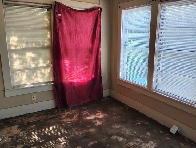 728 W Elm Street, Denison, TX 75020