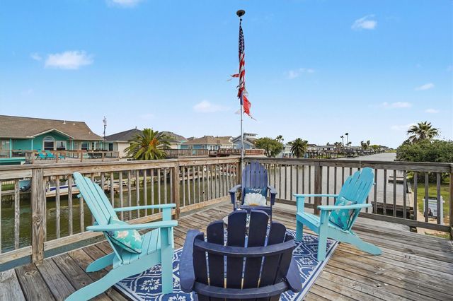 192 Barracuda Street, Bayou Vista, TX 77563