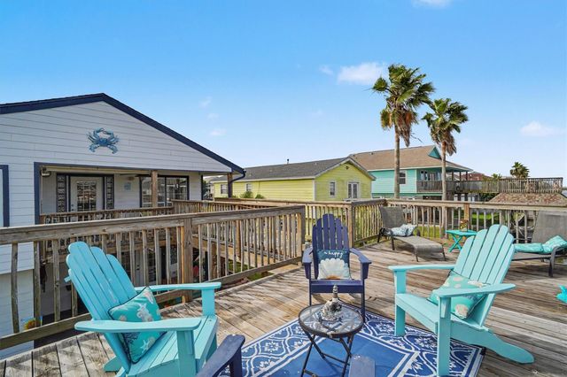192 Barracuda Street, Bayou Vista, TX 77563