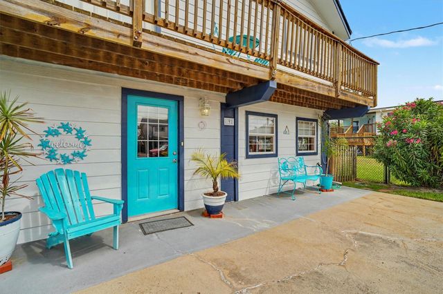 192 Barracuda Street, Bayou Vista, TX 77563