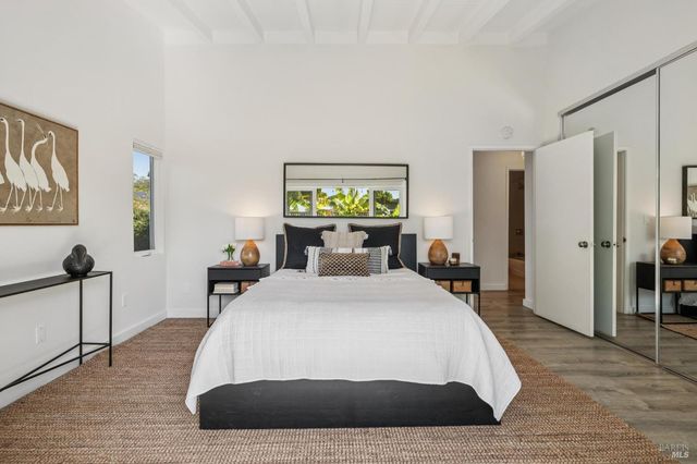 28 Royal Ct, San Rafael, CA 94901