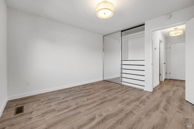 28 Royal Ct, San Rafael, CA 94901