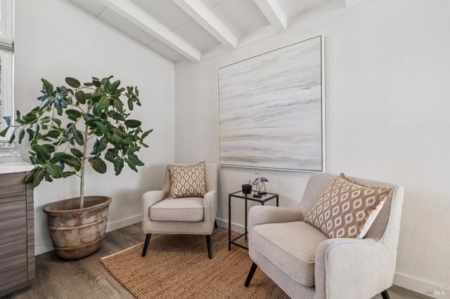 28 Royal Ct, San Rafael, CA 94901