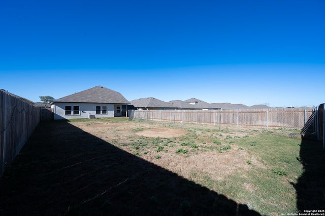 560 Chaco Loop, Seguin, TX 78155