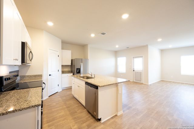 560 Chaco Loop, Seguin, TX 78155