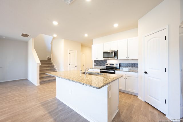 560 Chaco Loop, Seguin, TX 78155