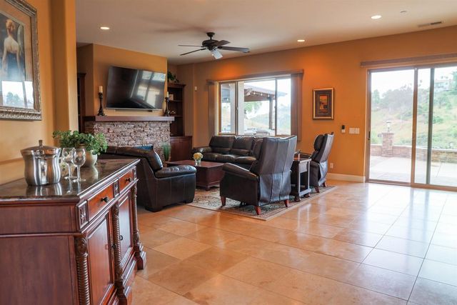 849 Singing Ridge Road, El Cajon, CA 92019