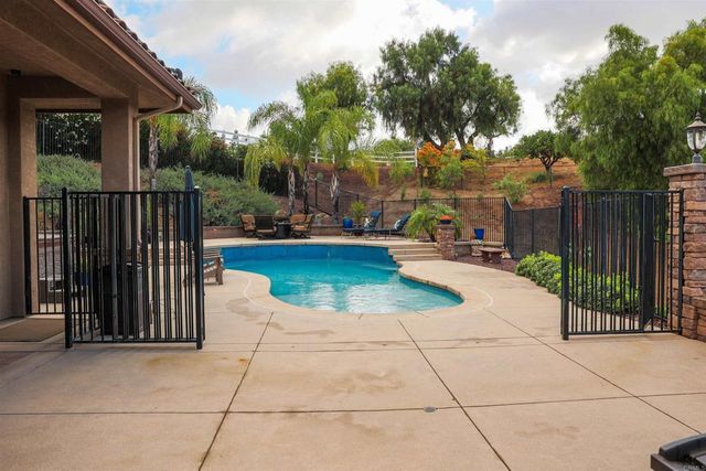 849 Singing Ridge Road, El Cajon, CA 92019