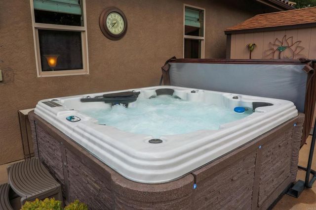 849 Singing Ridge Road, El Cajon, CA 92019