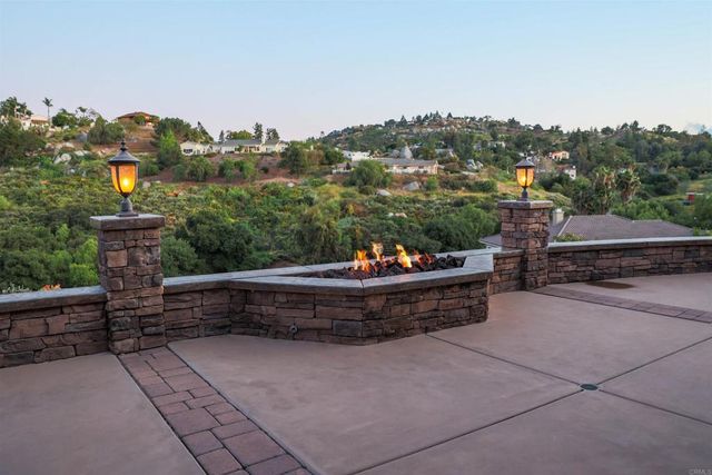 849 Singing Ridge Road, El Cajon, CA 92019