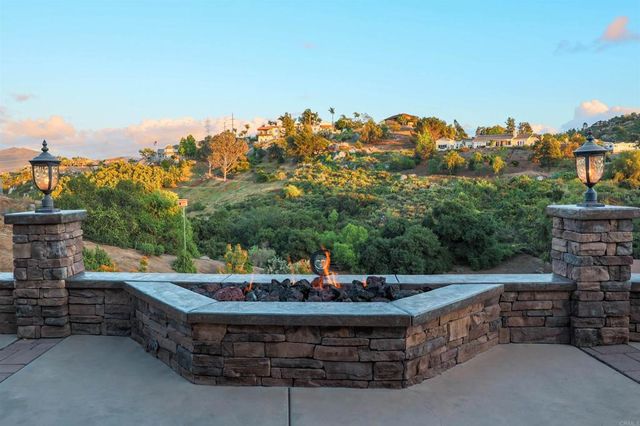 849 Singing Ridge Road, El Cajon, CA 92019