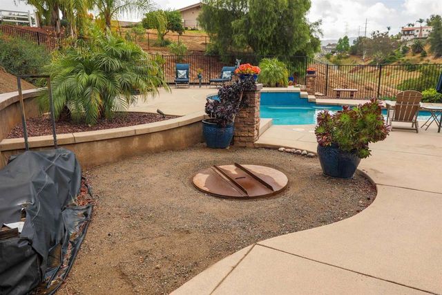 849 Singing Ridge Road, El Cajon, CA 92019