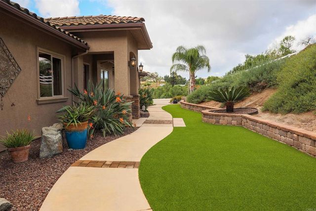 849 Singing Ridge Road, El Cajon, CA 92019