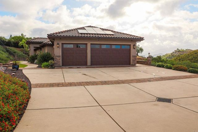 849 Singing Ridge Road, El Cajon, CA 92019