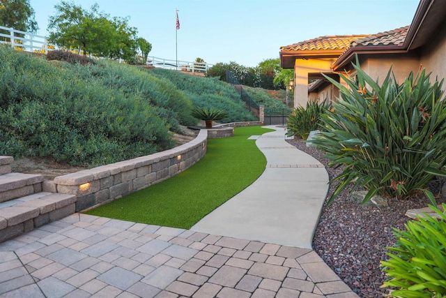 849 Singing Ridge Road, El Cajon, CA 92019