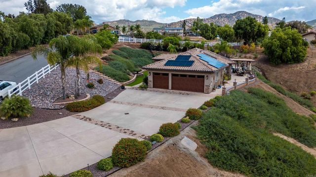 849 Singing Ridge Road, El Cajon, CA 92019