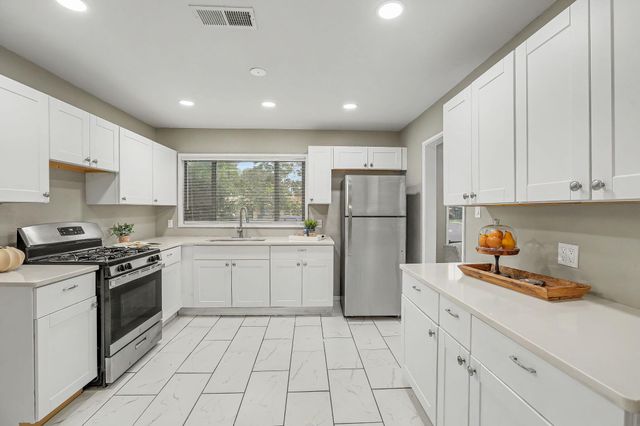 7705 Hannett Avenue NE, Albuquerque, NM 87110
