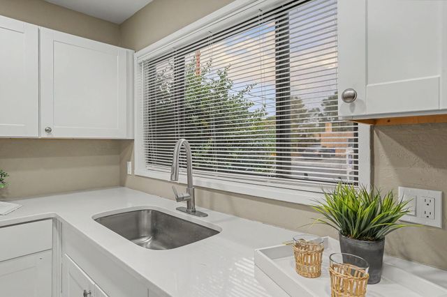 7705 Hannett Avenue NE, Albuquerque, NM 87110