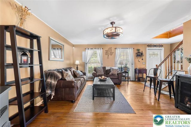 467 Pheasant Road, Ross Twp, PA 18353