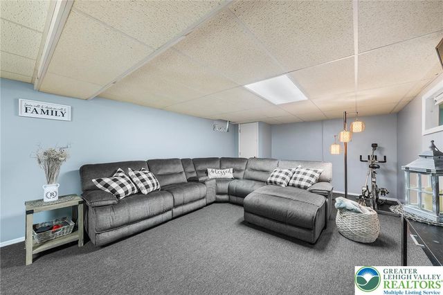 467 Pheasant Road, Ross Twp, PA 18353
