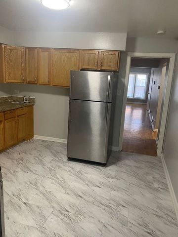 7637 S Essex Avenue 2, Chicago, IL 60649