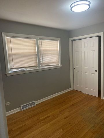 7637 S Essex Avenue 2, Chicago, IL 60649