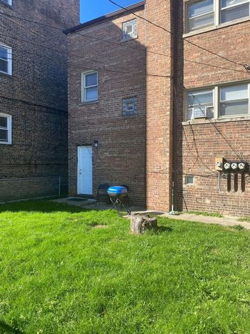 7637 S Essex Avenue 2, Chicago, IL 60649