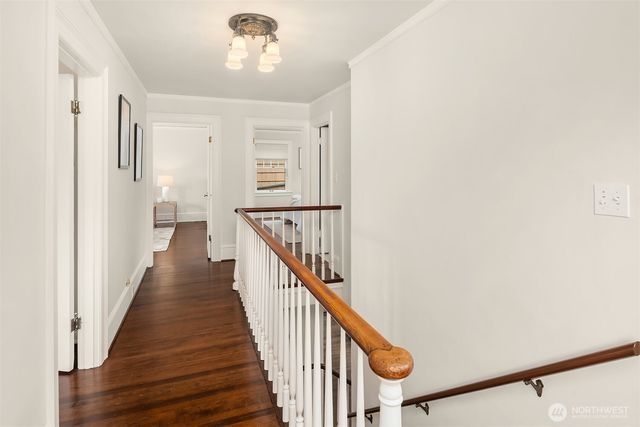 5260 18th Avenue NE, Seattle, WA 98105